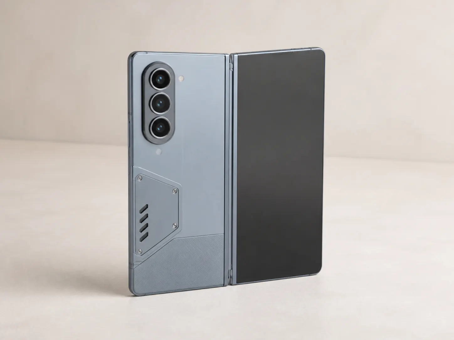Fold Flagship 1TB สีเทา Graphite มุมด้านหลัง