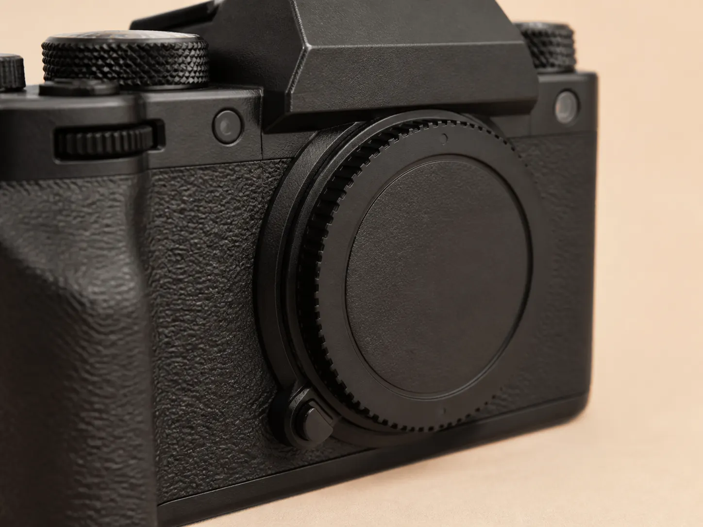 รายละเอียดขอบ พอร์ต และพื้นผิวของ Mirrorless Creator Body