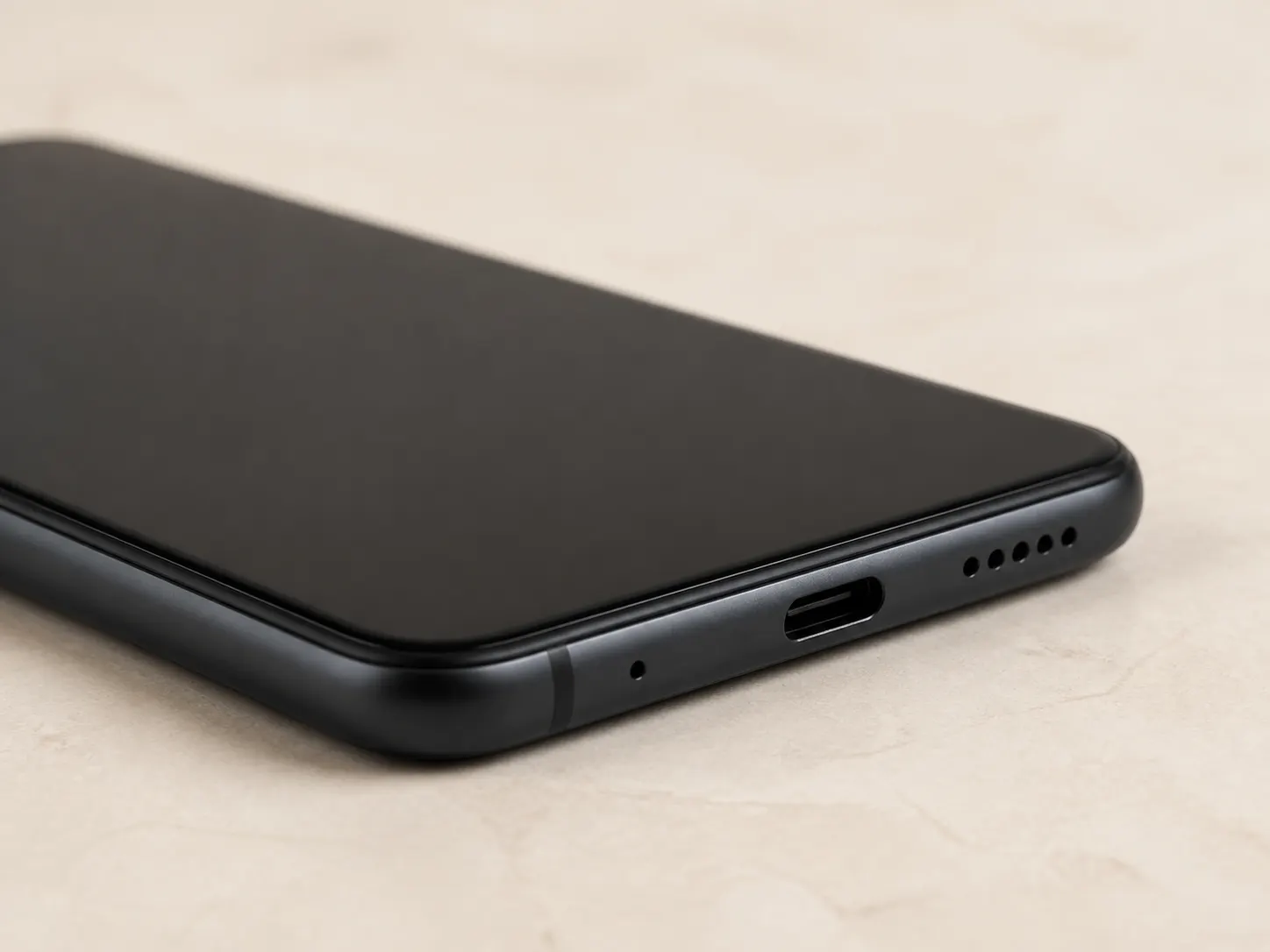 รายละเอียดขอบ พอร์ต และพื้นผิวของ Smartphone Air 128GB